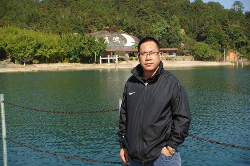 三正房地產(chǎn)黨支部書記、優(yōu)秀共產(chǎn)黨員陳文發(fā).jpg 三正房地產(chǎn)黨支部書記、優(yōu)秀共產(chǎn)黨員陳文發(fā).jpg